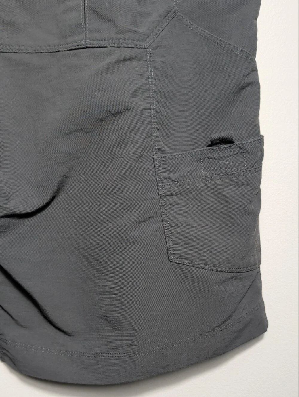 The North Face Men's Charcoal Gray Nylon Cargo Shorts Outdoor Utility Hiking 38